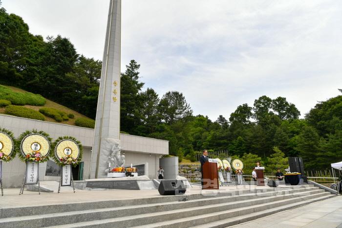 [크기변환]영주-6-4 영주시 현충일 추념식이 거행 되었다.jpg