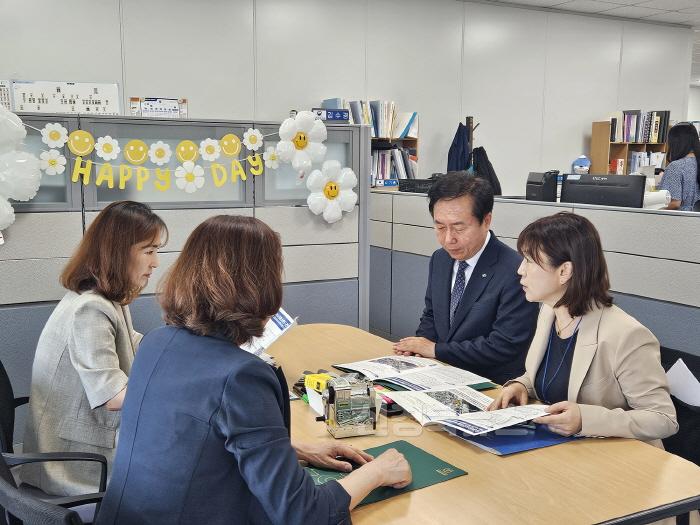 [크기변환]0612 권기창 안동시장 행안부 찾아 특별교부세 지원 요청 (3).jpg