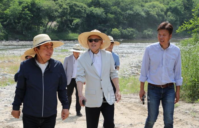 [크기변환]0613 권기창 안동시장, 문체부 장관 만나 국비 지원 건의 (4).JPG