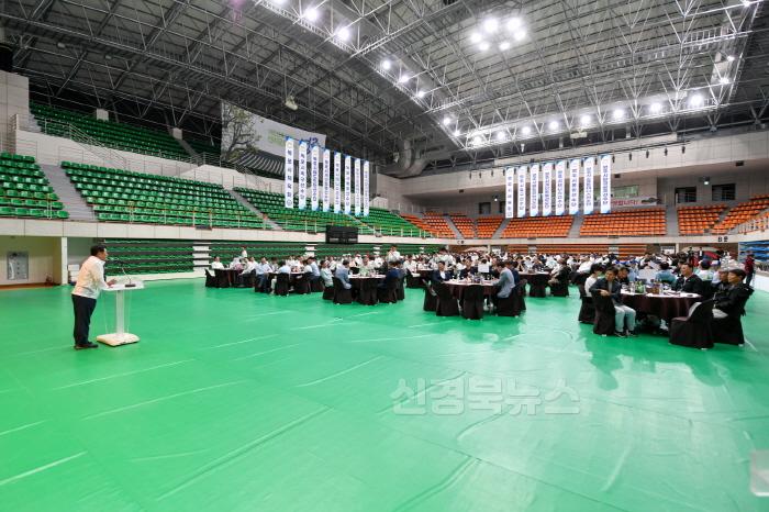 [크기변환]영주-5-4 21일 영주 국민체육센터에서 열린 _2024 자매도시 친선생활 체육대회 개회식_ 전경.jpg