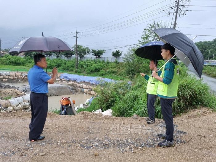 [크기변환](예천군) 김학동 예천군수 집중호우 현장점검 나서 (5).jpg