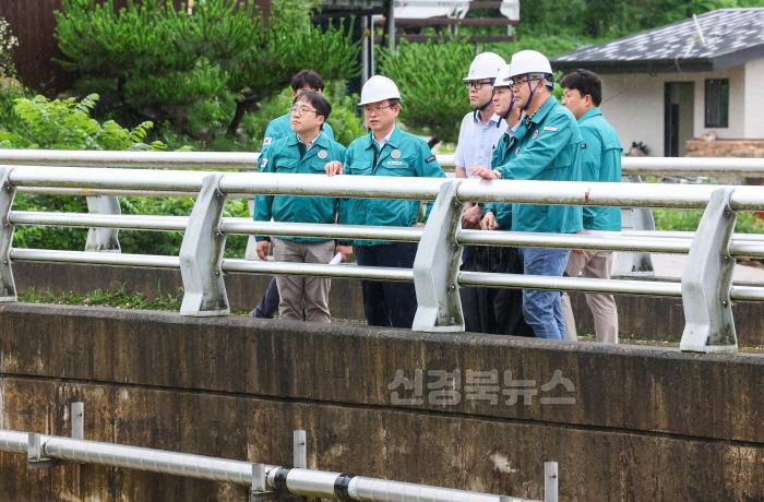 [크기변환]한천_재해복구_현장_점검3.jpg