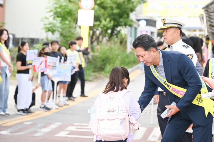 [크기변환][교통정책과시장님(캠페인).jpg