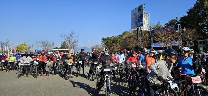 [크기변환]경산시-제6회 경산시장배 전국산악자전거대회 개최(2).jpg