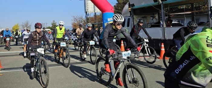 [크기변환]경산시-제6회 경산시장배 전국산악자전거대회 개최(1).jpg