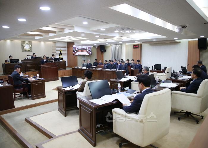 [크기변환]2-3 사진(영양군의회 제299회 정례회).jpg