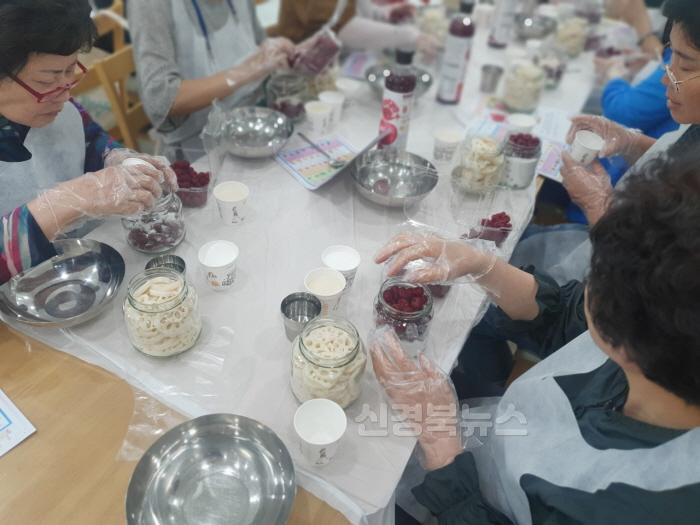 [크기변환]1-3 사진(영양군보건소, 갱년기증상 완화 한의약건강증진 프로그램 운영).jpg
