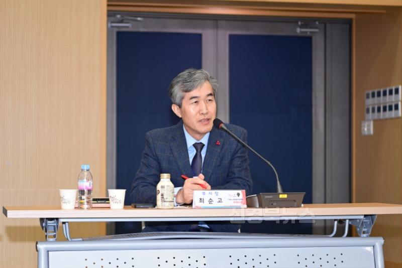 김천시, 「1조원 신사업 발굴 프로젝트」 정책보고회 개최-기획예산실(사진5).JPG