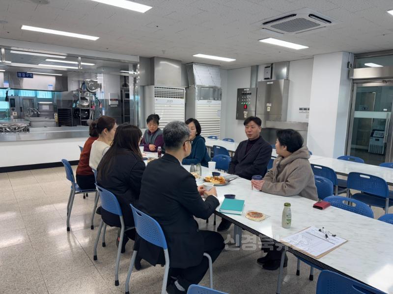 학교급식 간부공무원 점검 보도자료 사진2.jpeg