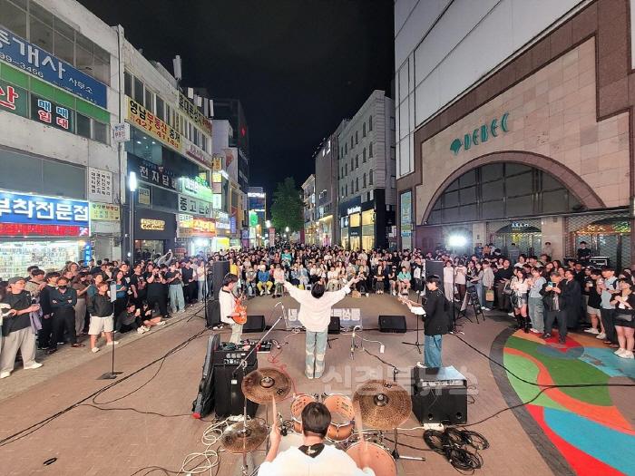 [크기변환][붙임2]_동성로_청년버스킹_공연_1.jpg