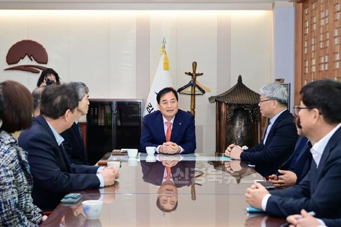 [크기변환]간부공무원 환담회(사진1).jpg