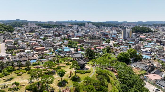 [크기변환]영주-1-1 영주시가 행정안전부 주관 로컬브랜딩 활성화 공모사업에 최종 선정됐다(대상지 관사골 전경).jpg