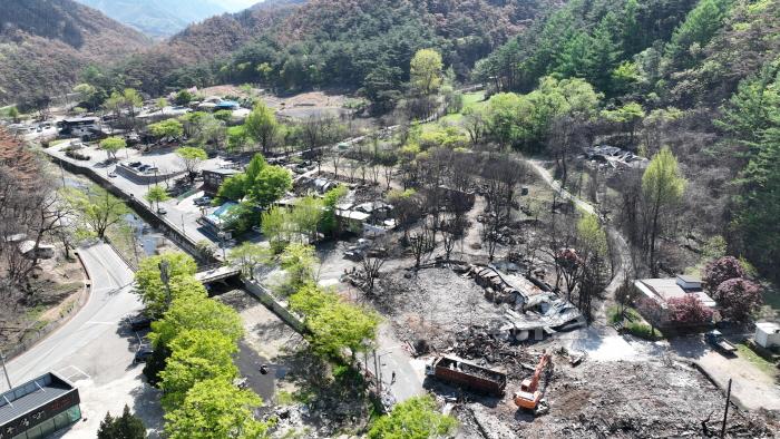 [크기변환]250507보도자료(청송군, 주택 및 상가 전소·반소 피해자에 긴급생활지원금 지급) (3).JPG