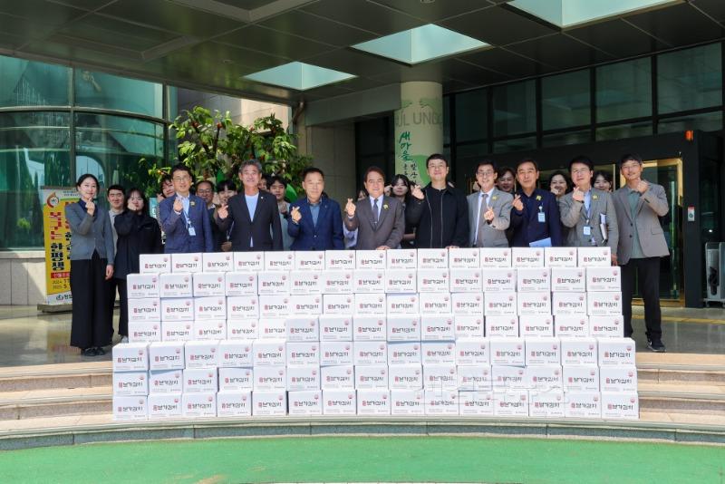 새마을경제과) 본가(주)이웃사랑 김치 200박스 및 고향사랑기부금 100만 원 기탁2.jpg