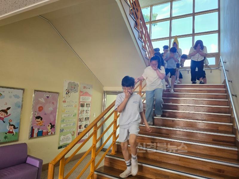 [금천초]금천 119 안전센터와 함께하는 종합소방훈련 실시1.jpg