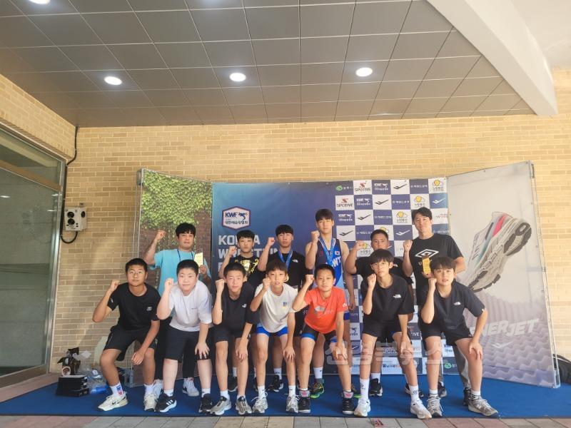 석전중학교_제50회 kbs배 전국레슬링대회2.jpg
