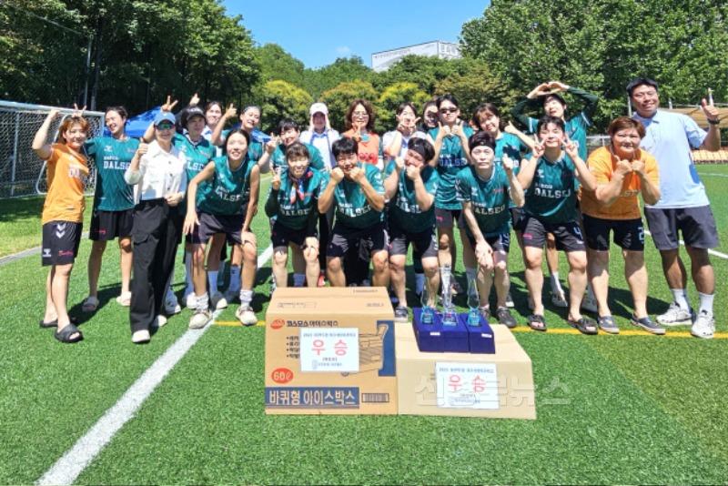250706-02 달서구청 여성축구단, 2025 대구FC컵 대구사랑축구리그‘우승’쾌거! 사진 1.jpeg