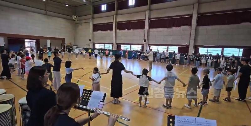 2.경북교육청, 여름방학 ‘예비 교사와 함께하는 교육희망캠프’ 운영(감수성 UP! 창의력 UP! 여름방학이 무척 기다려지는 아이들)(교육희망캠프 모습)_01.jpg