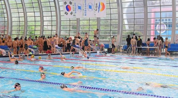 제3회 김천 전국 마스터즈 수영대회 성료-스포츠산업과(사진1).jpg