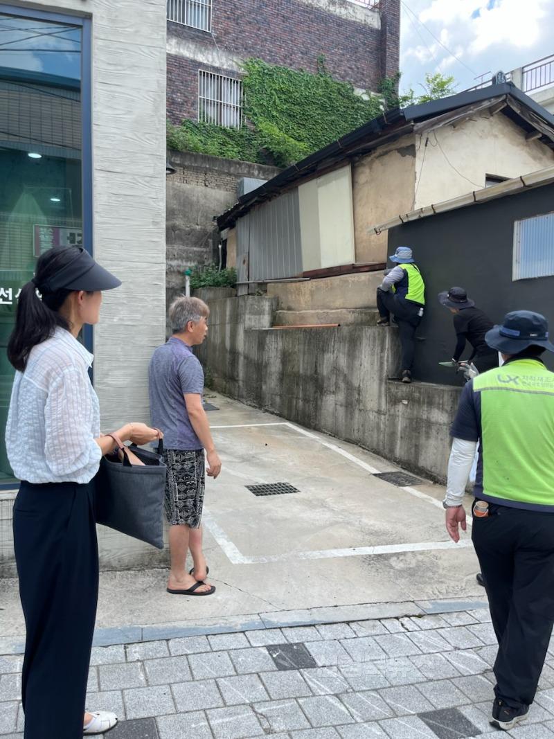 토지정보과 지적재조사사업 경계점 설치사진2.jpg