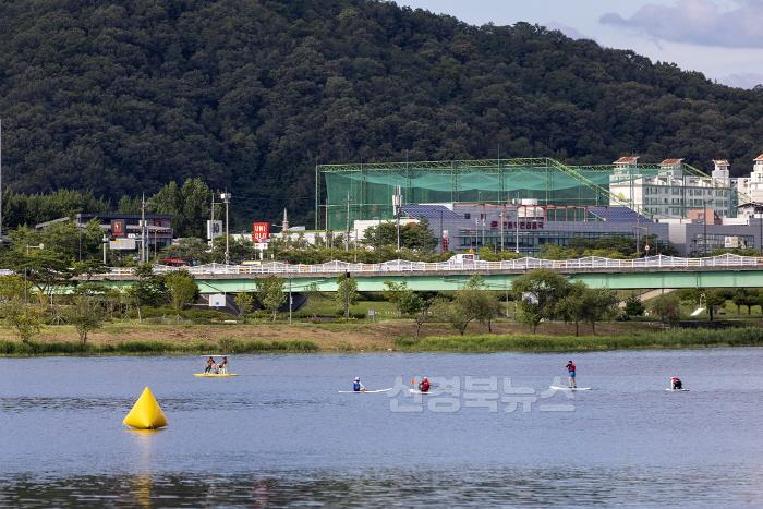 [크기변환]0729 안동 수(水)페스타 수상자전거․패들보드 체험 인기몰이 (2).jpg