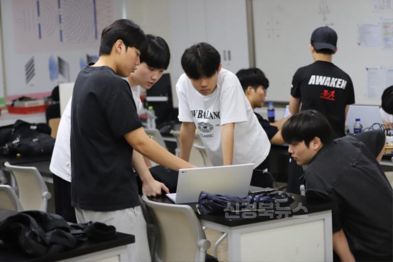 [포항고] 2025학년도 포항고 과학중점학교 연합캠프 사진 (2).jpg