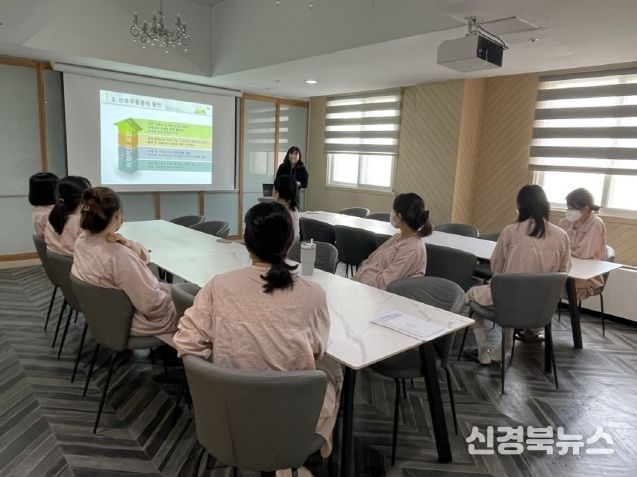 ‘엄마랑 나랑 허그맘’ 프로그램에 참여중인 산모들